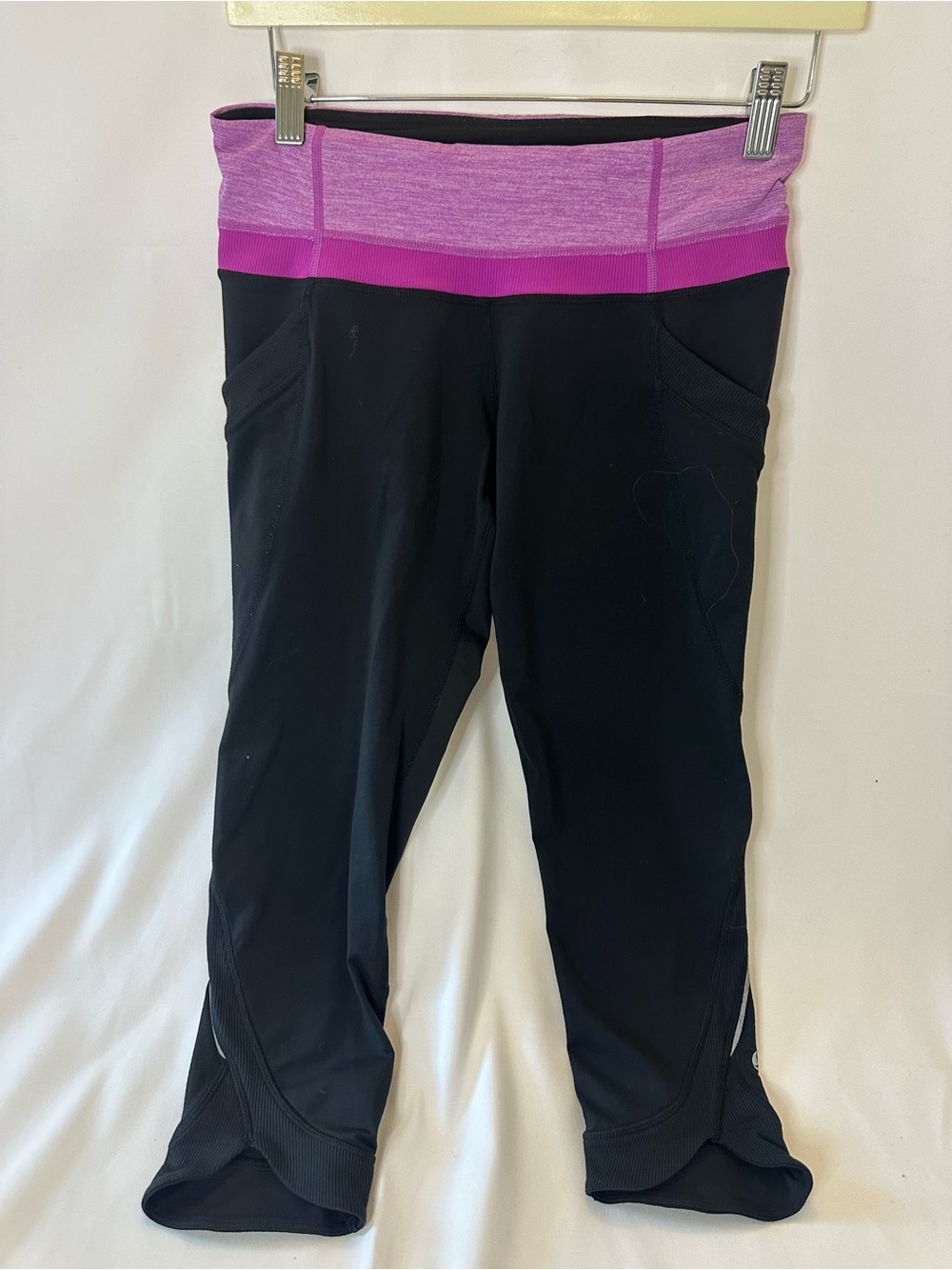 Lululemon Crop Yoga Leggings Size 6 Running Run Pants Black/Purple